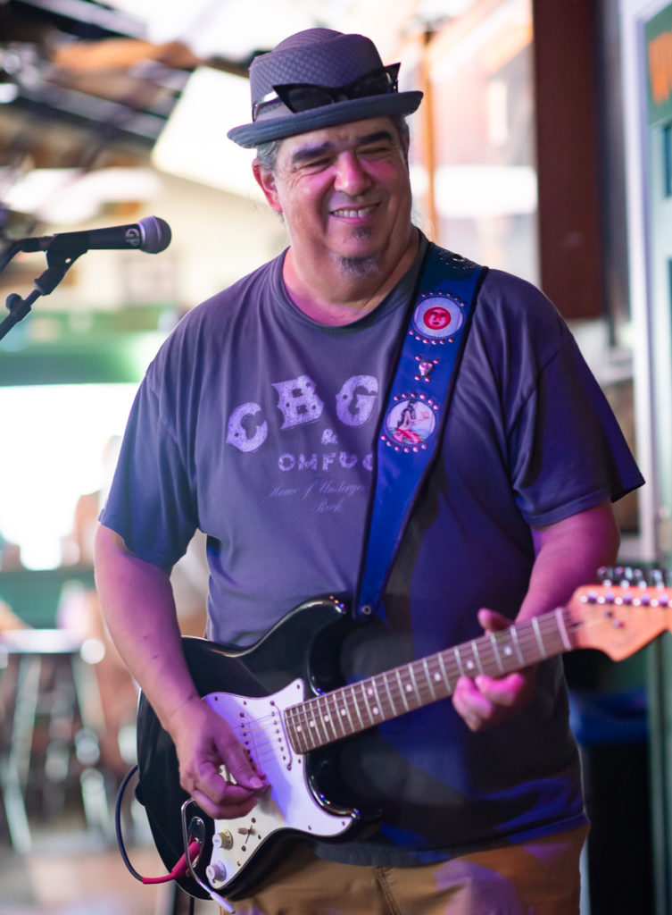 » Larry Guitar Baeder