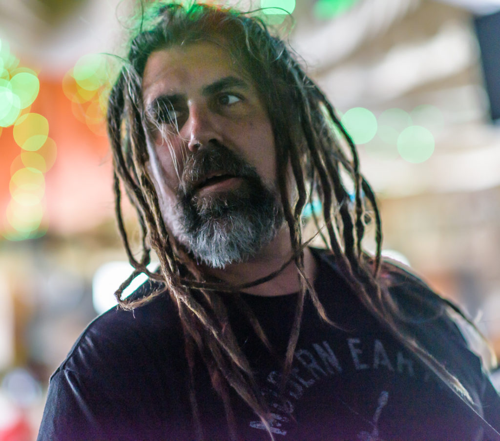 » Tony Roberts Four Chords and the Truth